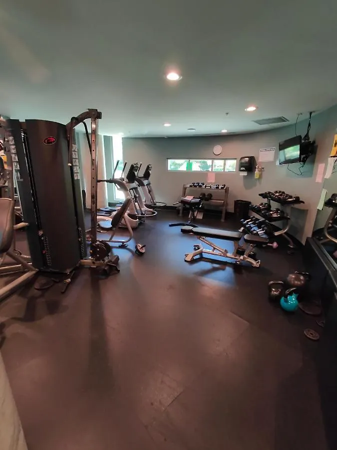 Apartment Gardenview Modern Condo With Parking, Gym, Pool, Ac Vancouver Canada