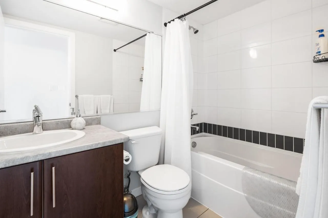 Apartment Gardenview Modern Condo With Parking, Gym, Pool, Ac Vancouver
