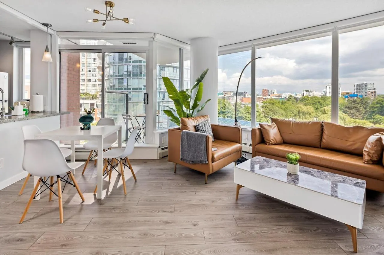 Gardenview Modern Condo With Parking, Gym, Pool, Ac Vancouver Apartment
