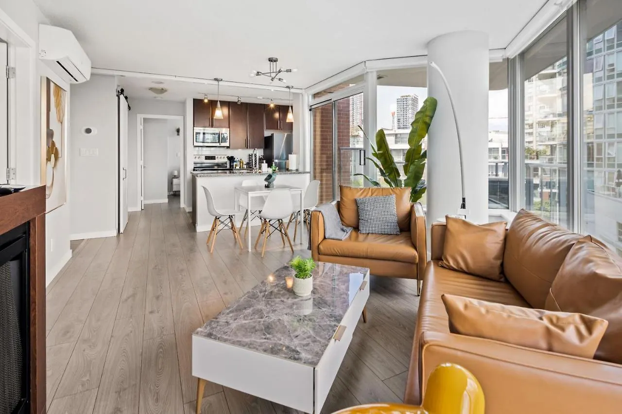 Apartment Gardenview Modern Condo With Parking, Gym, Pool, Ac Vancouver Canada